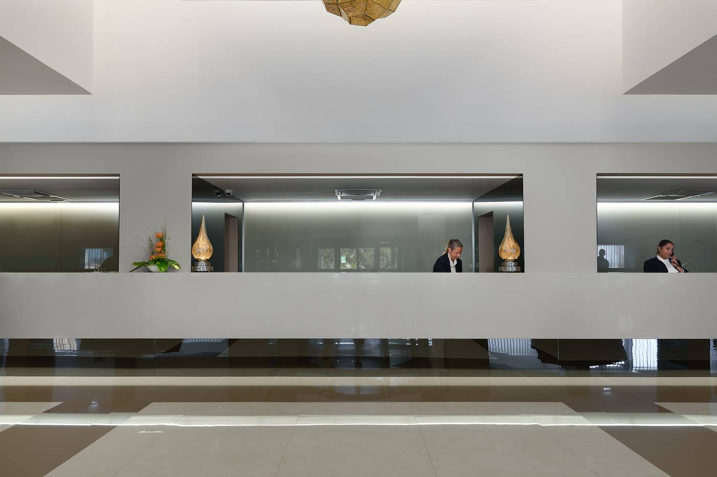 Jupiter-Albufeira-Hotel---Family---Fun-Lobby-46