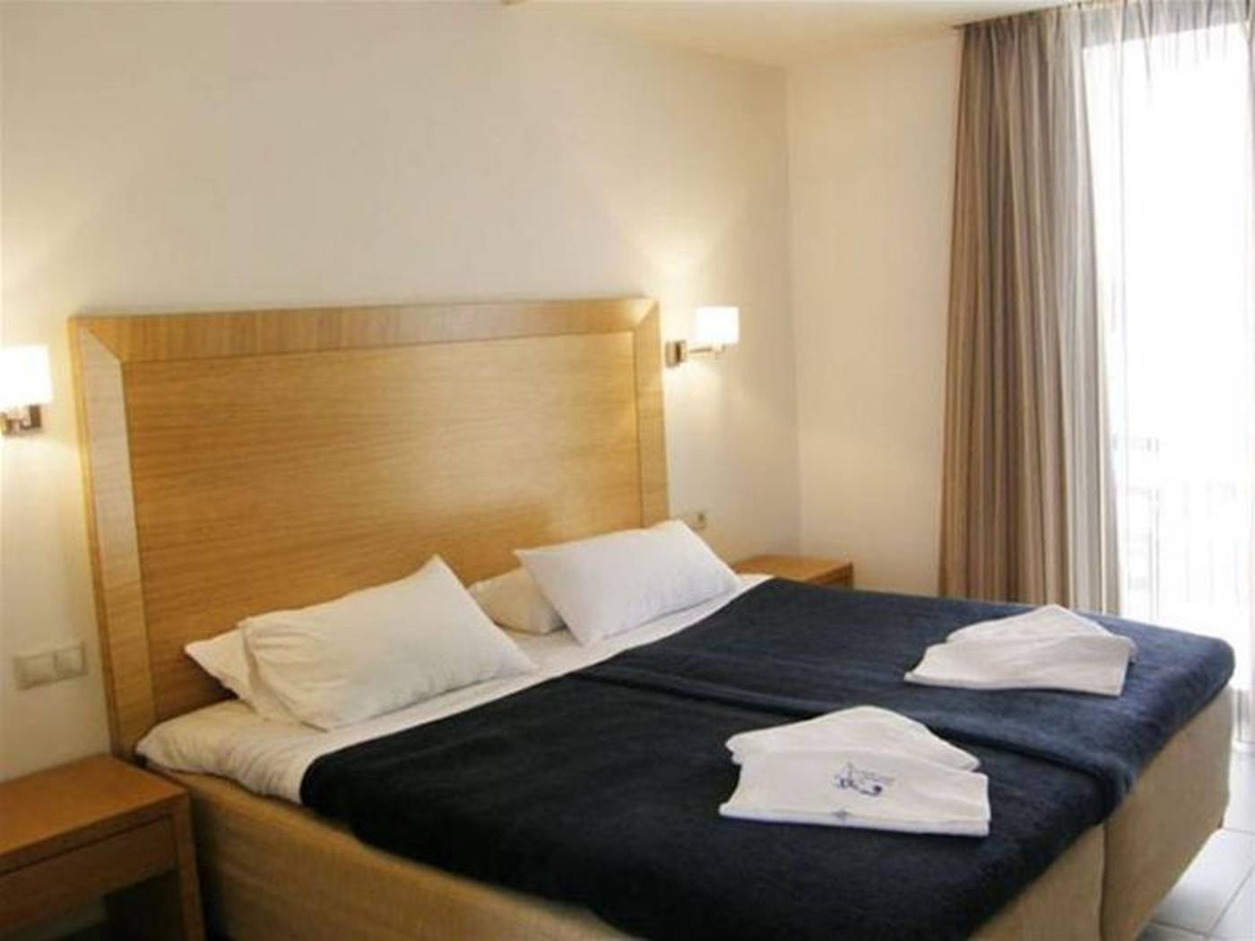 Kritzas-Beach---Bungalows-Room-14