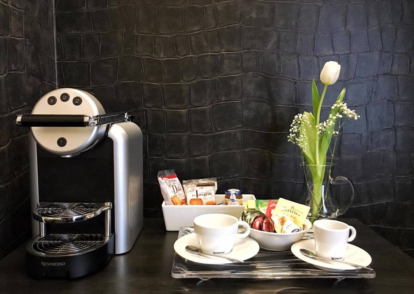 Via-Veneto-Suites-Lobby-8