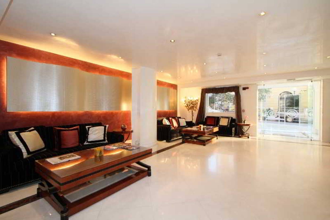 Piraeus-Theoxenia-Lobby-14