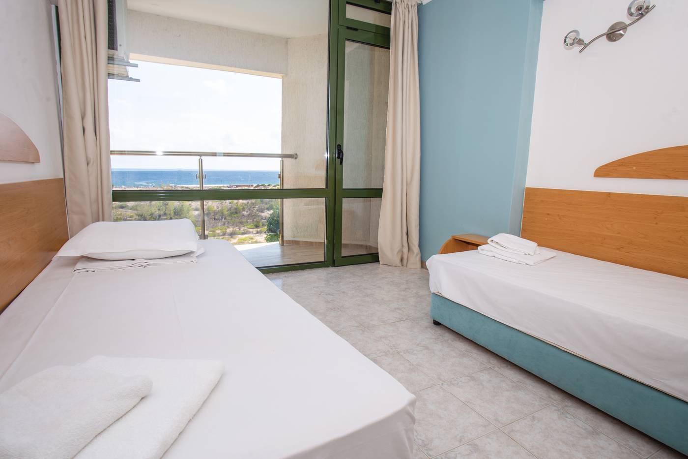 Amfibia-Beach-Complex-Room-30