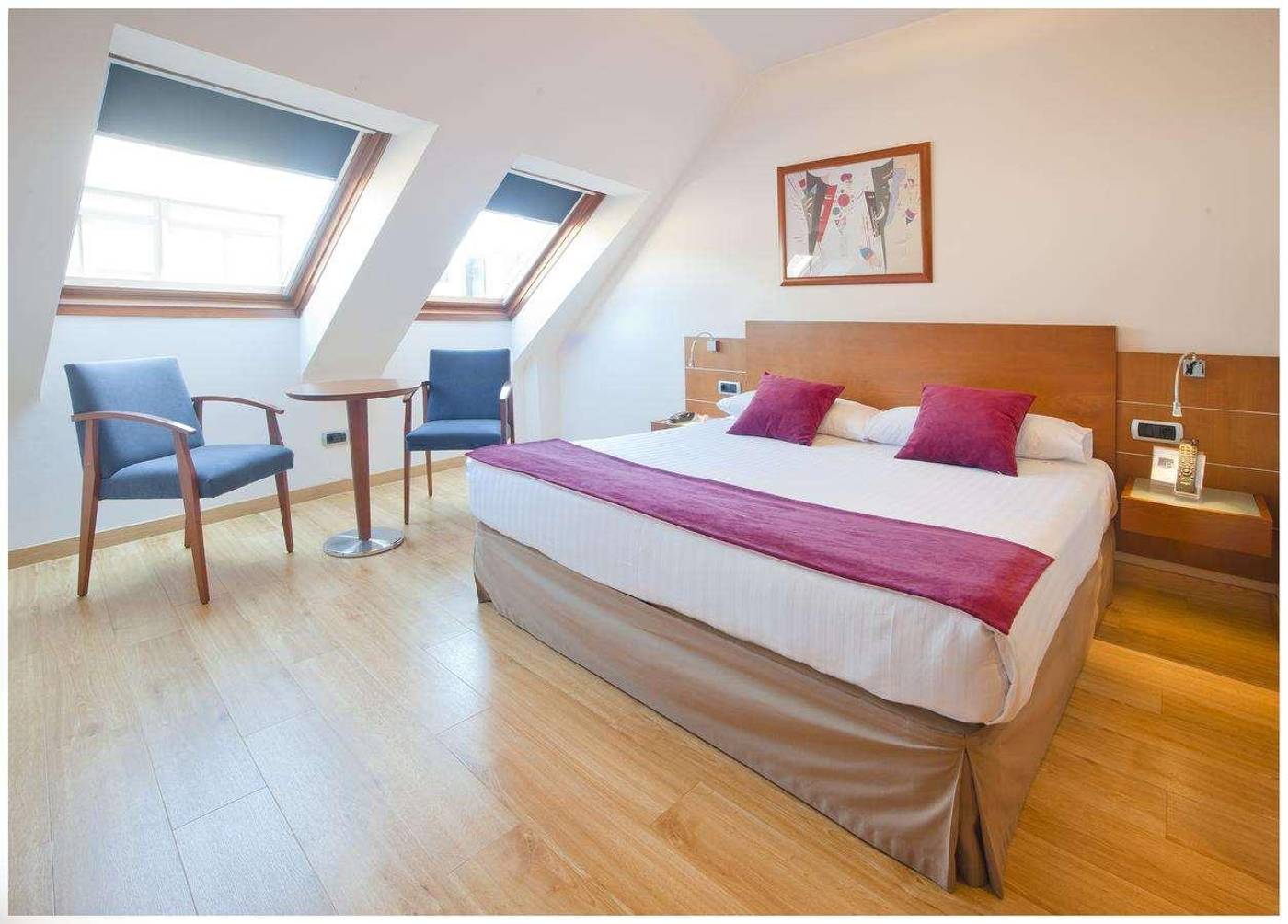 Duerming Longoria Plaza Hotel-Spain-OVIEDO-Room-6