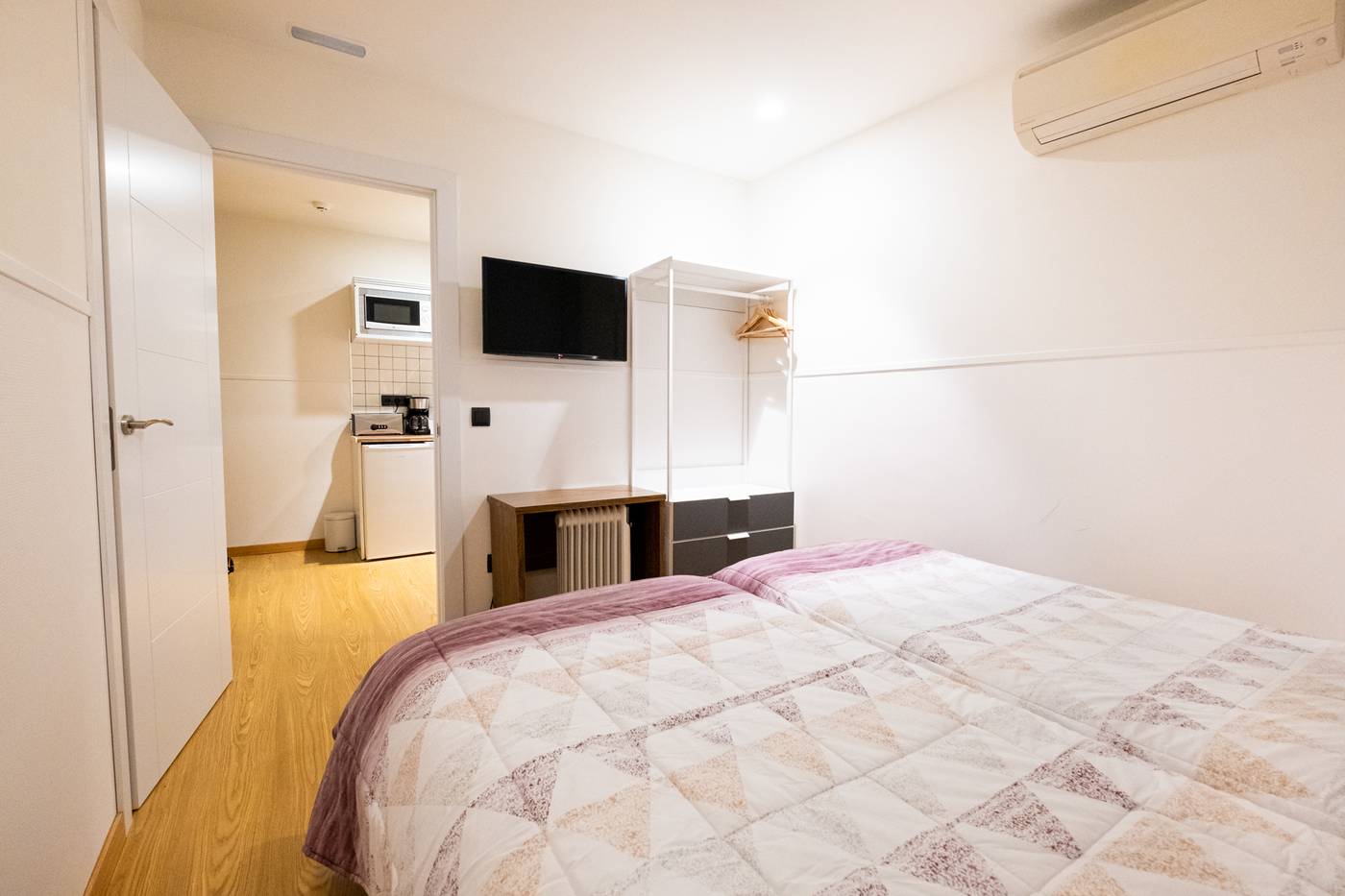 Far-Home-Bernabeu-Room-18