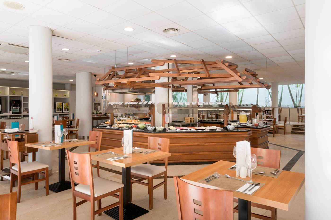 AluaSun-Lago-Rojo-Restaurant-40