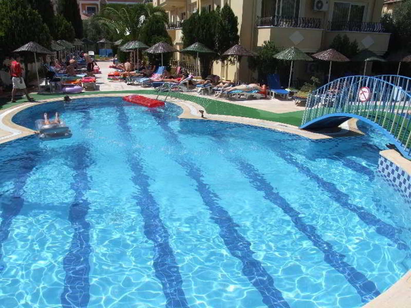 Sahin-Palace-Apartments-Pool-4