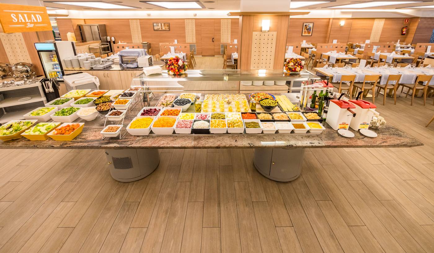 Golden-Avenida-Family-Suites-Restaurant-35