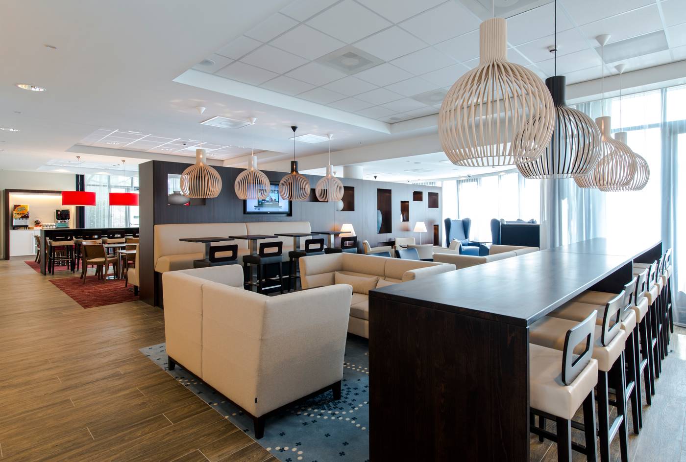 Hampton-by-Hilton-Amsterdam-Airport-Schiphol-Lobby-12
