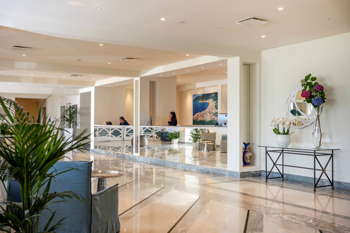 Grand-Hotel-Vesuvio-Lobby-37