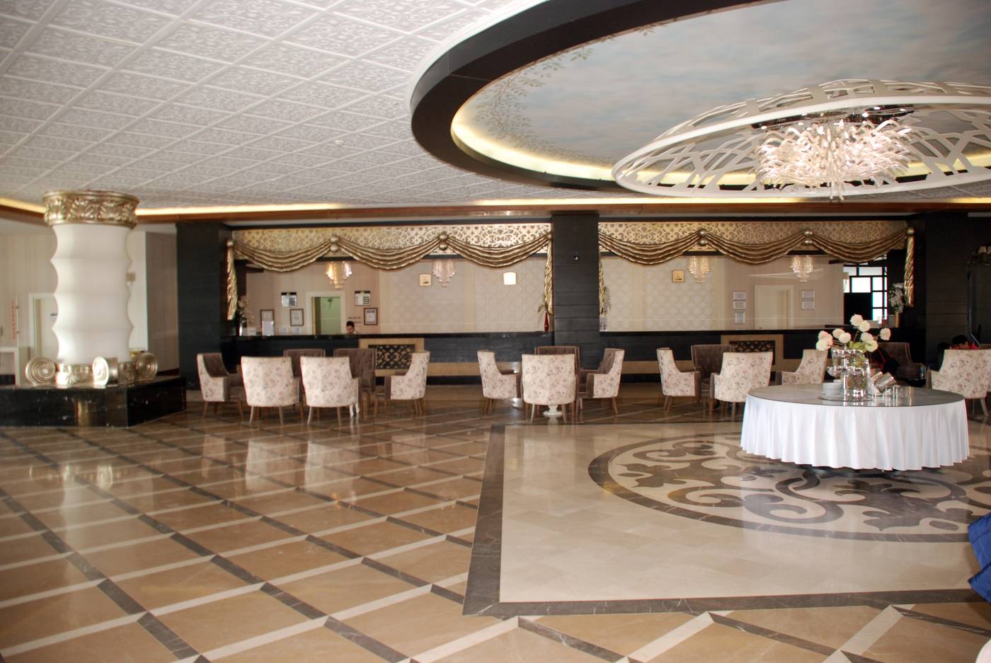 Lake---River-Side-Hotel---Spa-Lobby-49