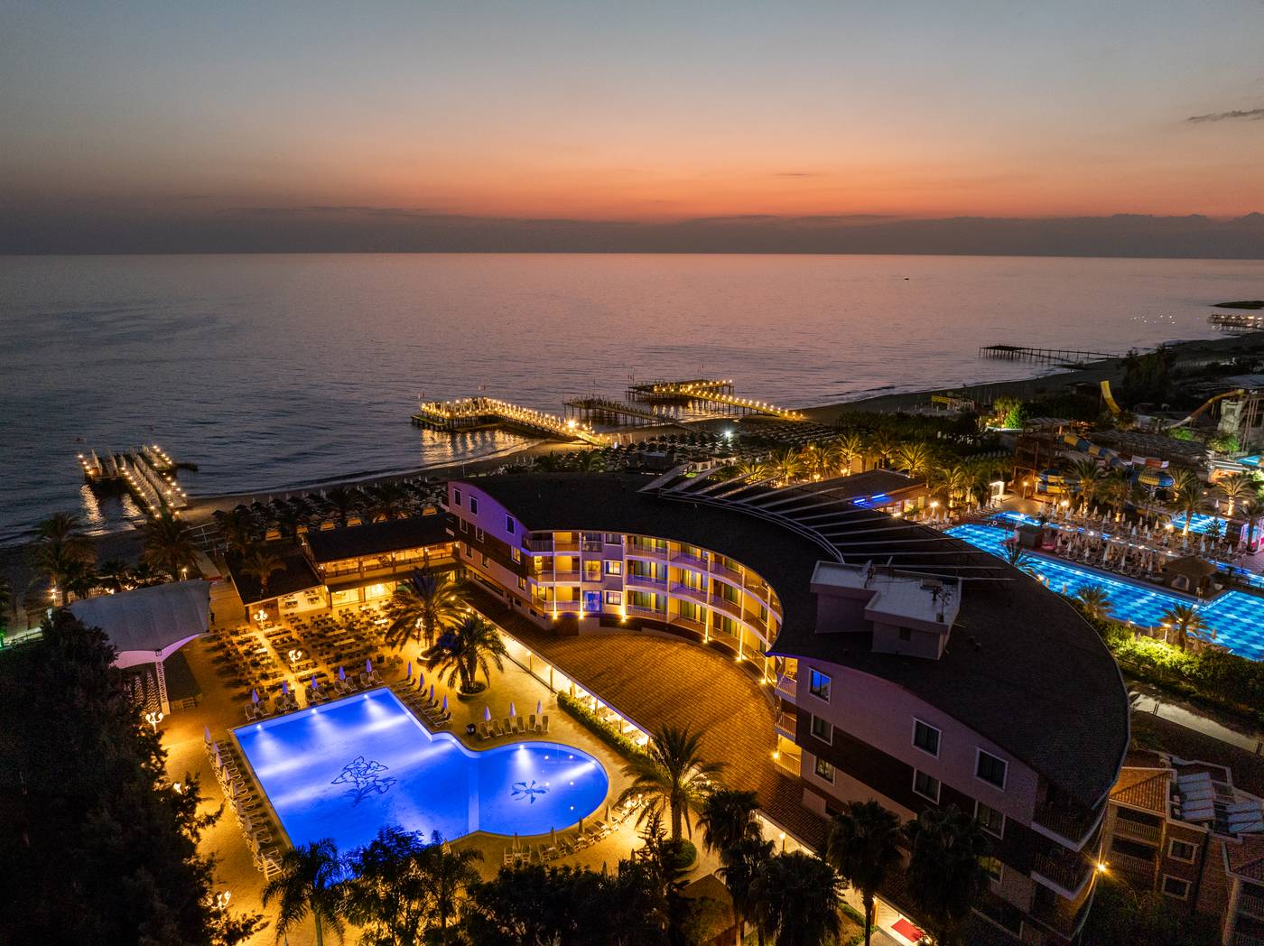 Quatro Famıly Club Dem