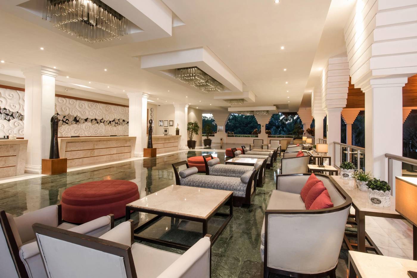 Grand-Riviera-Princess-Lobby-51