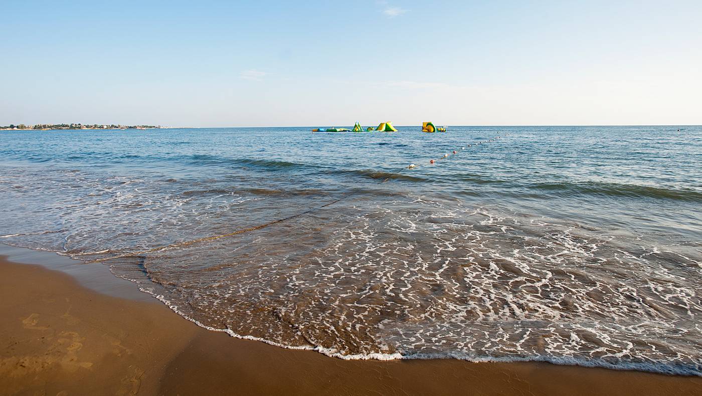 Crystal-Sunset-Luxury-Resort-and-Spa-Beach-68