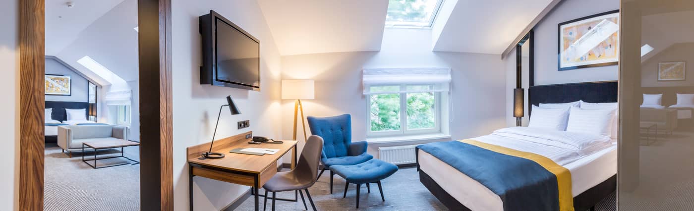 Grand-Ascot-Hotel-Room-18