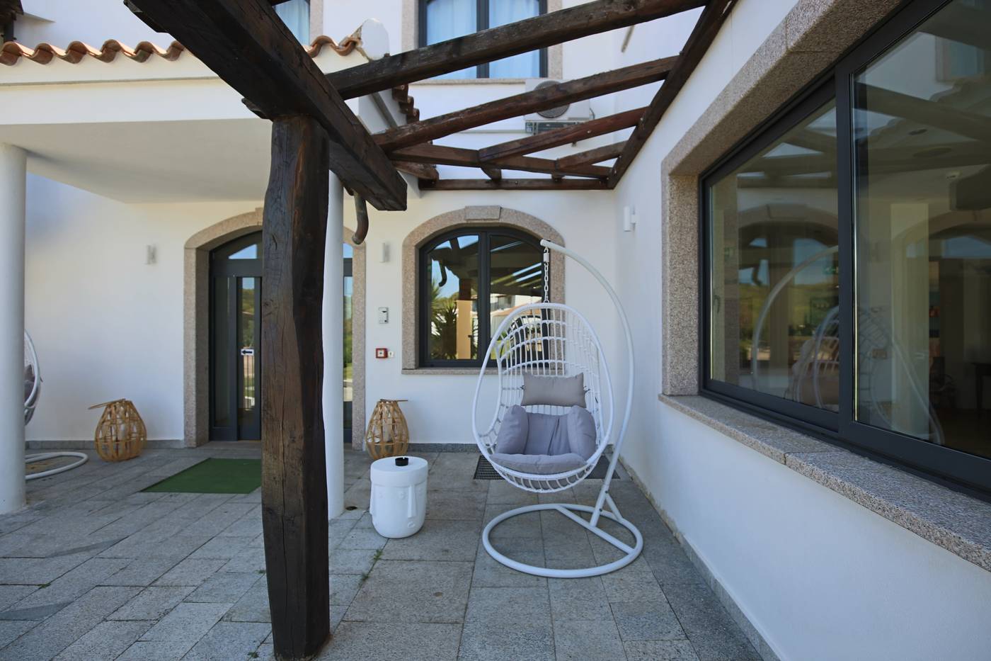 La-Smeraldina-Resort-Lobby-18