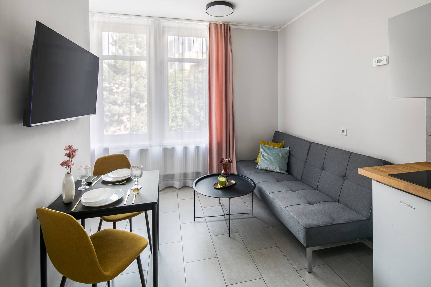 Green-Avenue-Apartments-Room-38