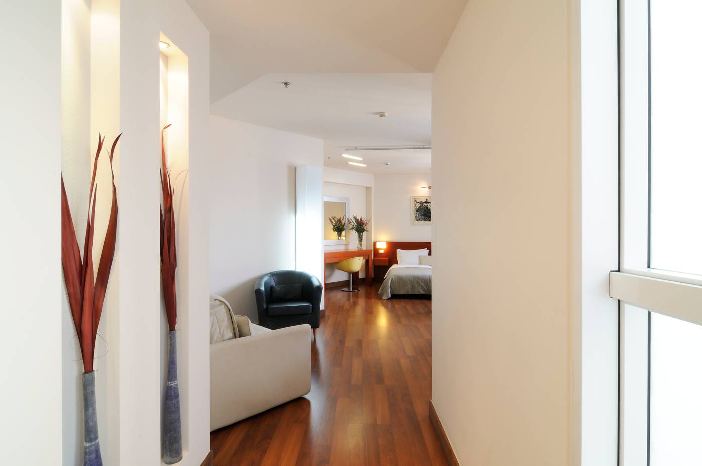 Dorian-Inn--Sure-Hotel-Collection-by-Best-Western-Room-14