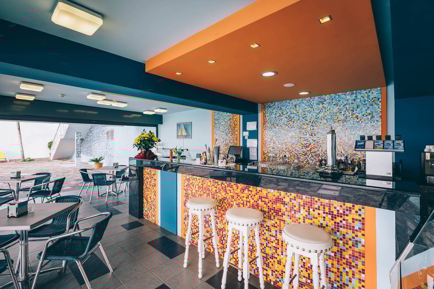 Muthu-Raga-Madeira-Hotel-Bar-45