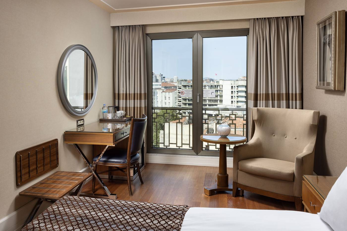 Titanic-City-Taksim-Room-9