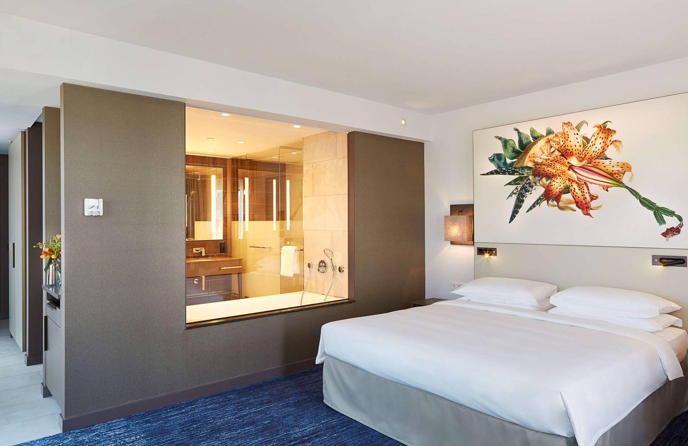 Hyatt-Regency-Amsterdam-Room-34