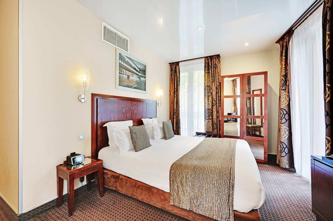 Grand-Hotel-Francais-Room-20