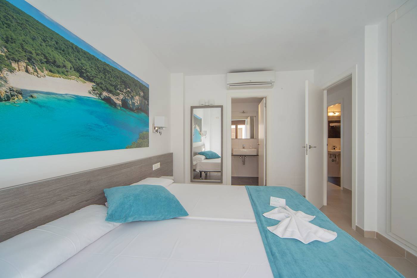 Caprice-Skyline-Aparthotel-Room-24