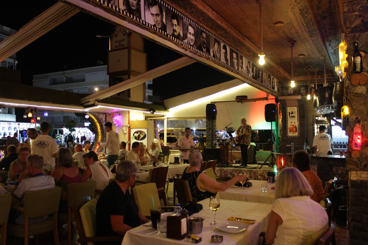 Mitos-Apartments-Restaurant-11