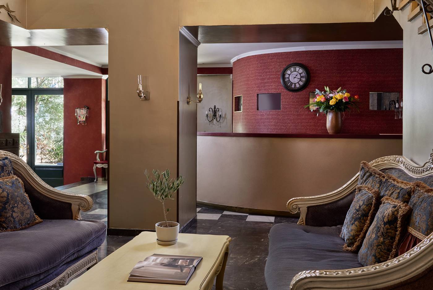 Delphi-Art-Hotel-Lobby-3