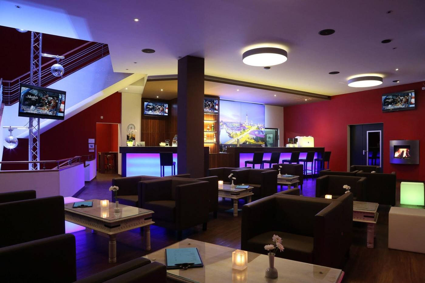H24-Hoteltow-Bar-12