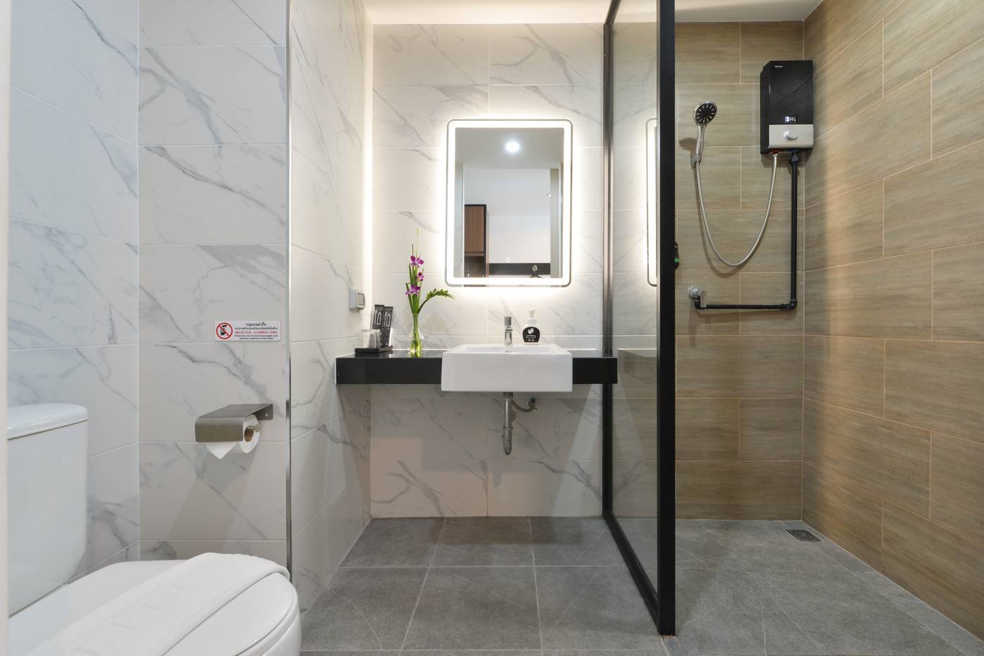 Gate43-Airport-Hotel-Room-37