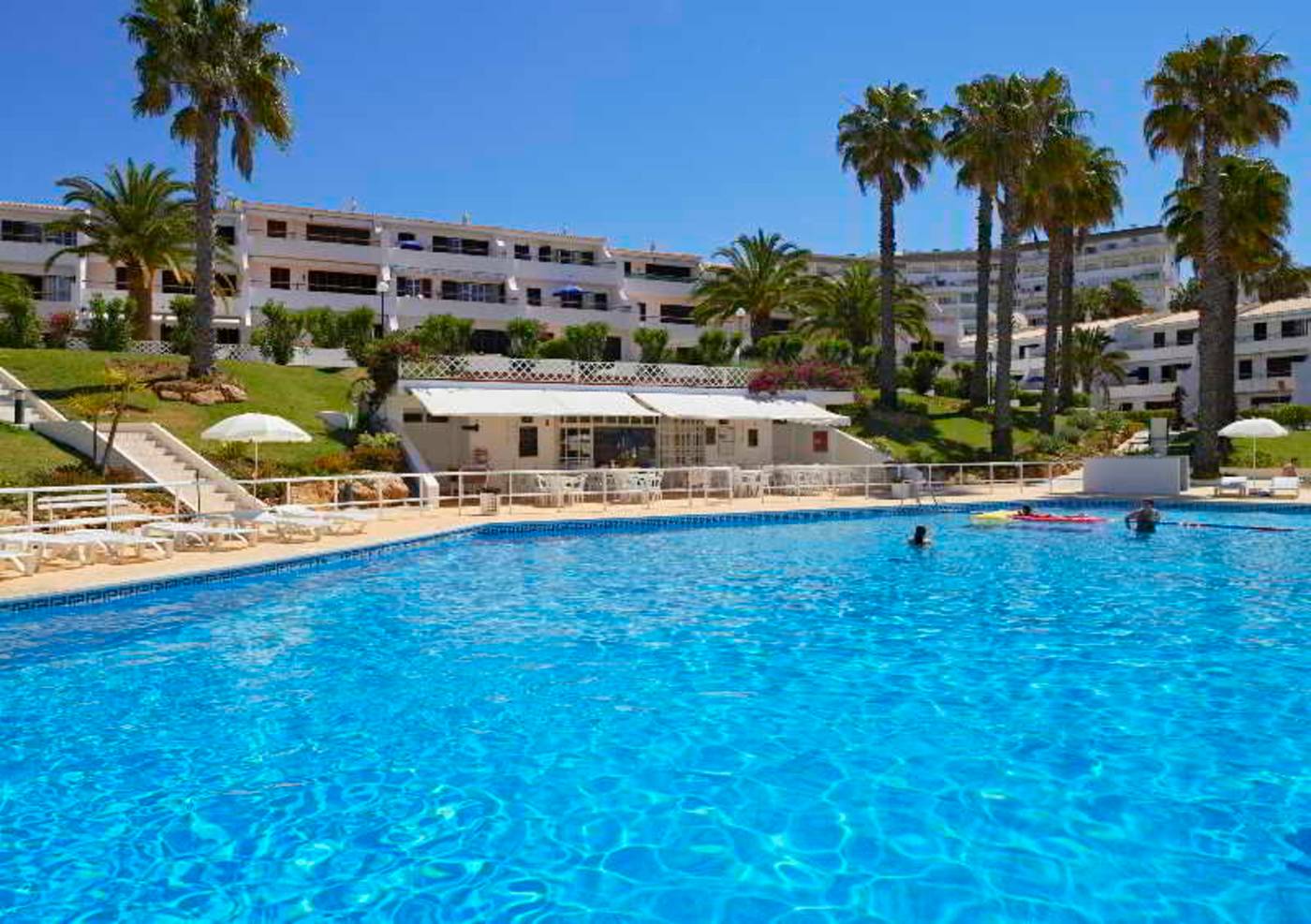 Cheerfulway-Vila-Alba-Apartamentos-Pool-4