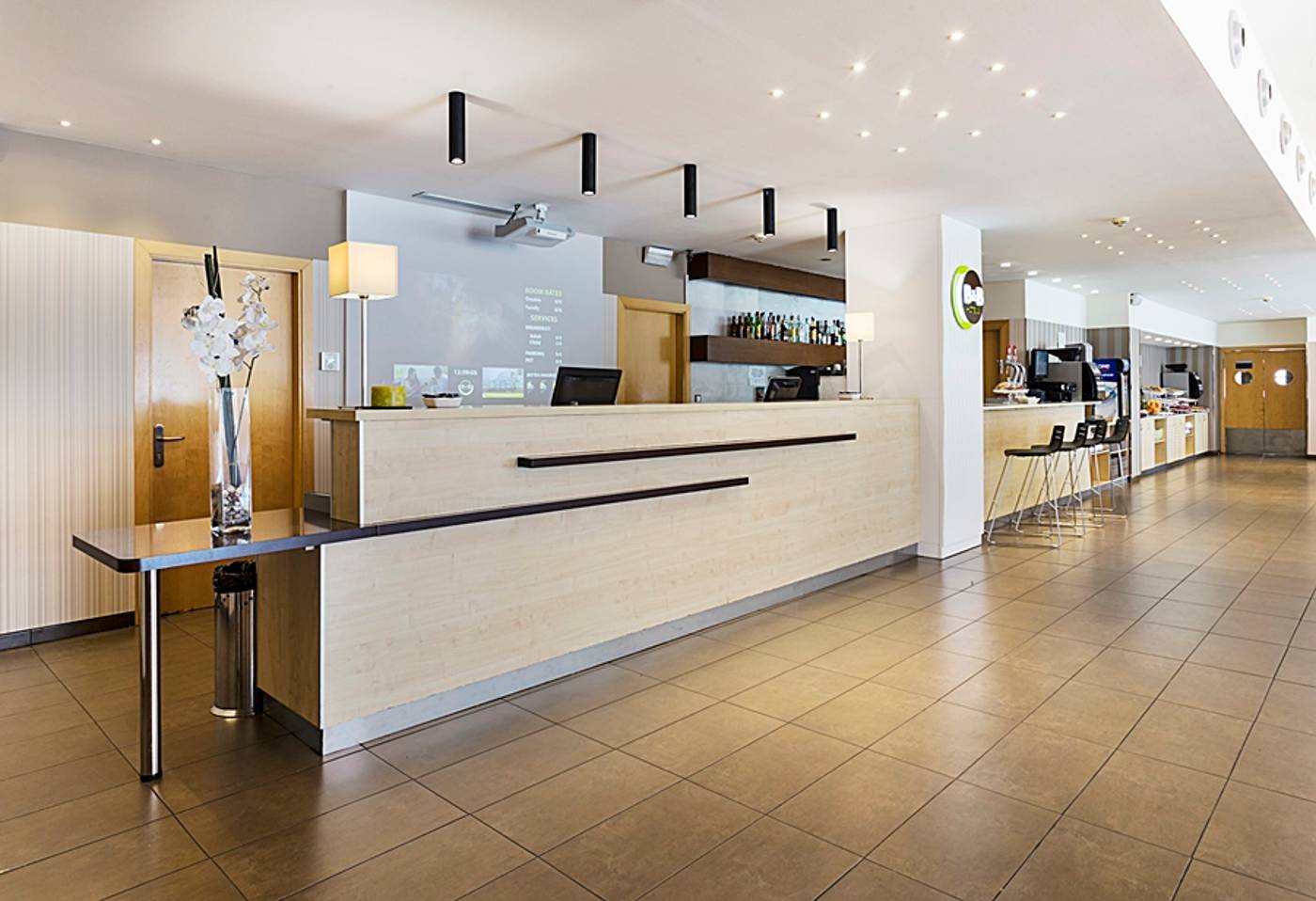 B-B----Hotel-Madrid-Airport-T1-T2-T3-Lobby-1