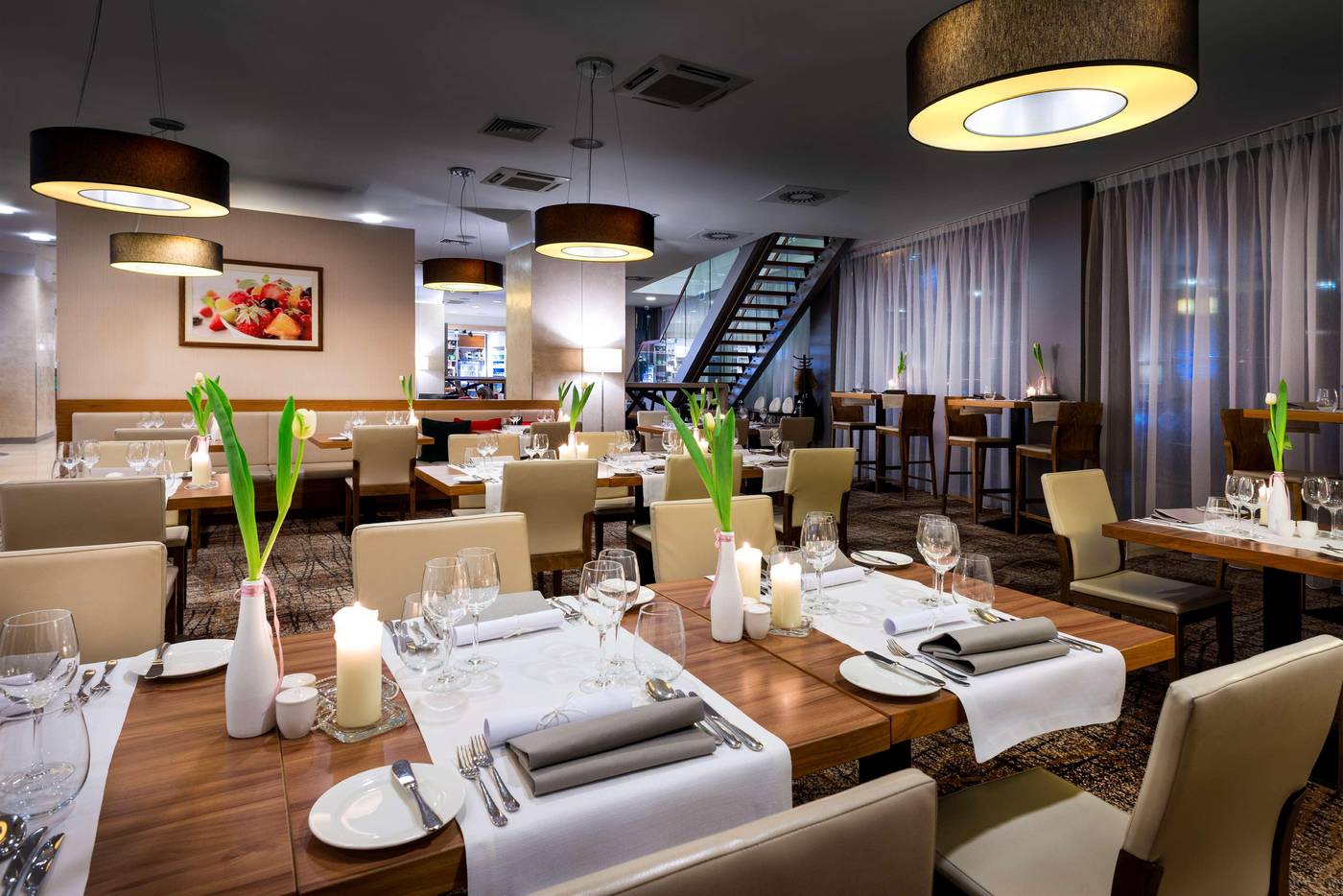 Hilton-Garden-Inn-Krakow-Restaurant-35
