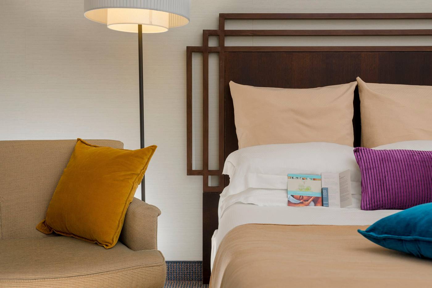 Crowne-Plaza-Rome---St--Peter-s-Room-46