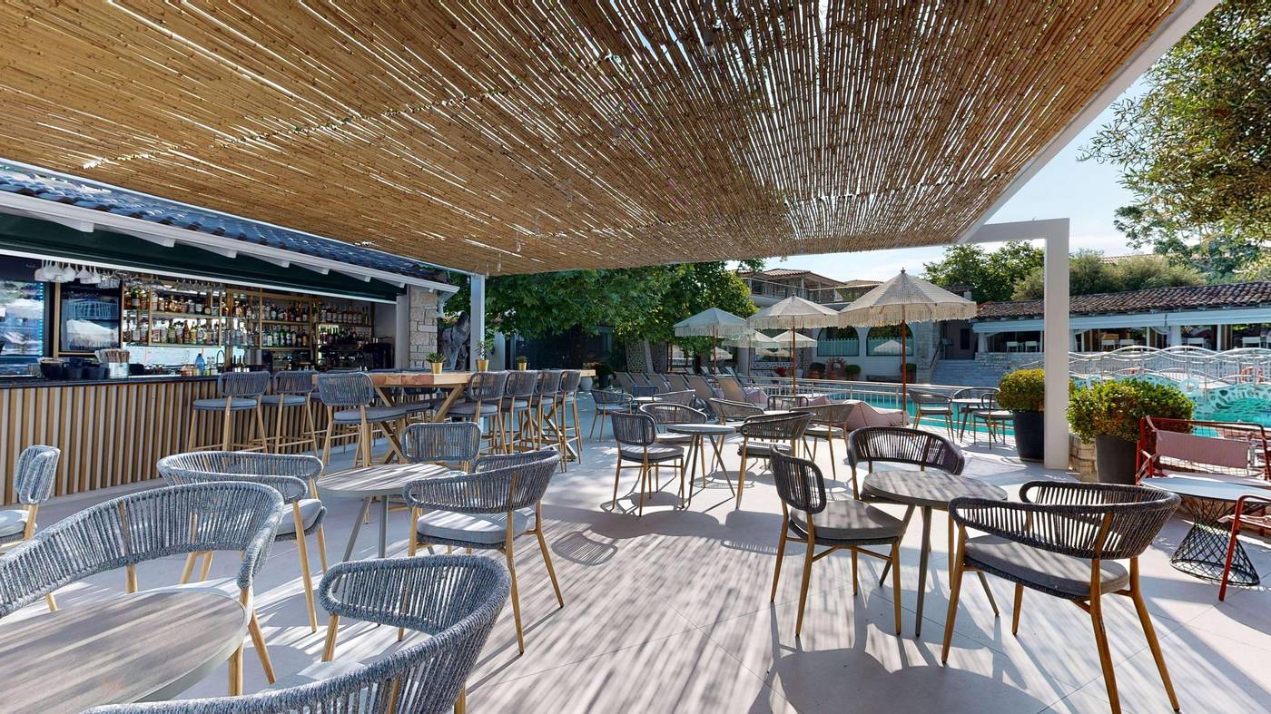 Athena-Pallas--Bar-17