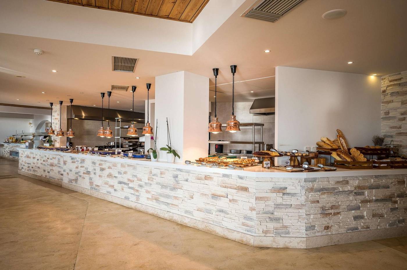 Creta-Maris-Beach-Resort-Restaurant-49