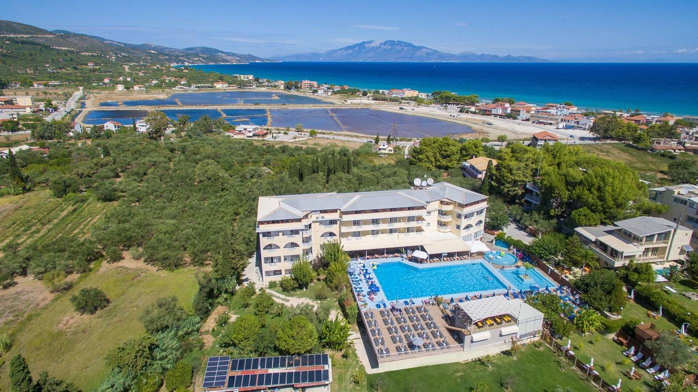 Koukounaria--Hotel---Suites-Sports-and-Entertainment-6