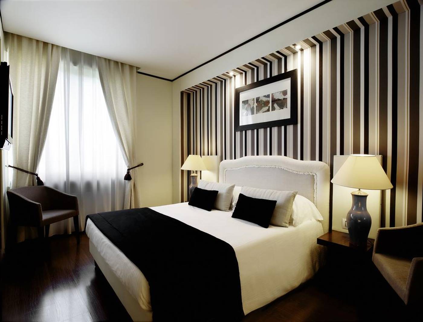 TH-Roma---Carpegna-Palace-Room-20