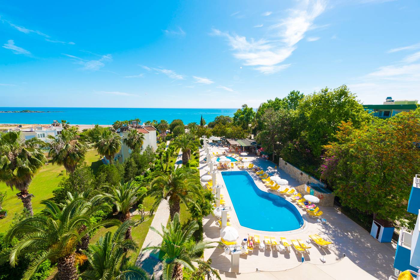 Club-Aqua-Plaza-Pool-7