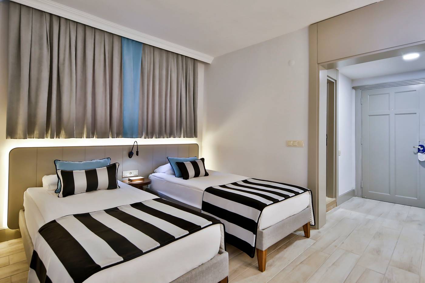 Crystal Flora Beach Resort