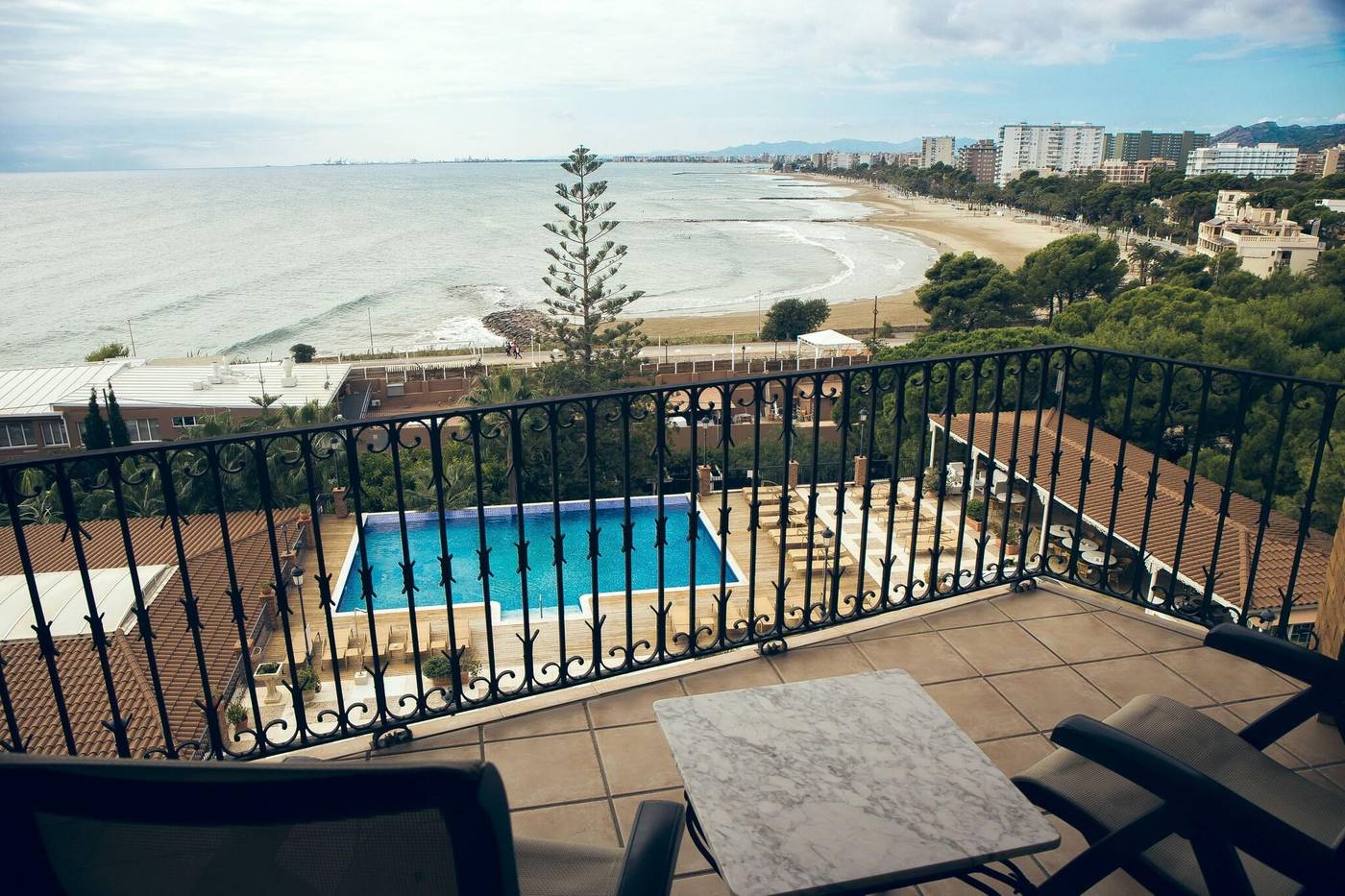 Termas-Marinas-el-Palasiet-Terrace-51