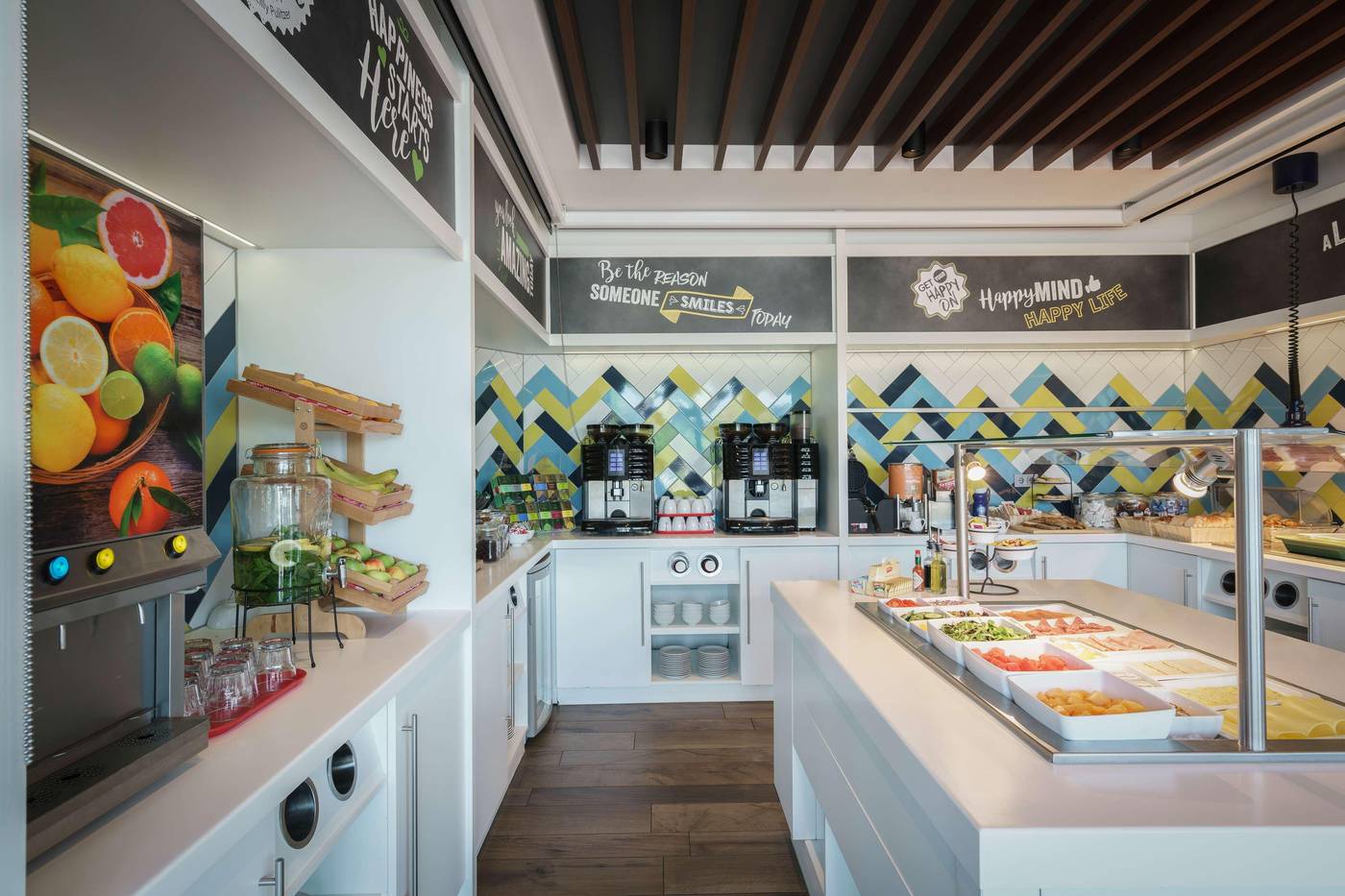 Hampton-By-Hilton-Amsterdam-City-Centre-East-Restaurant-36