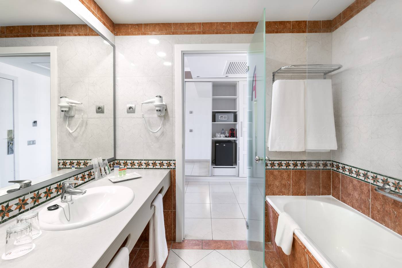 Alexandre-Hotel-La-Siesta-Room-30