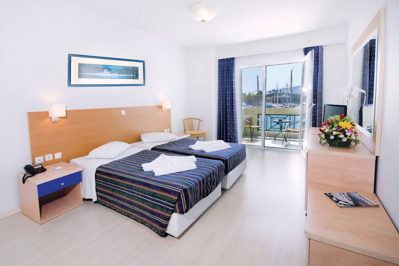 Kosta-Palace-Room-26