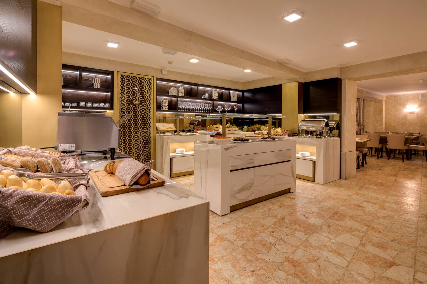 CHC-Continental--BW-Premier-Collection-Restaurant-39