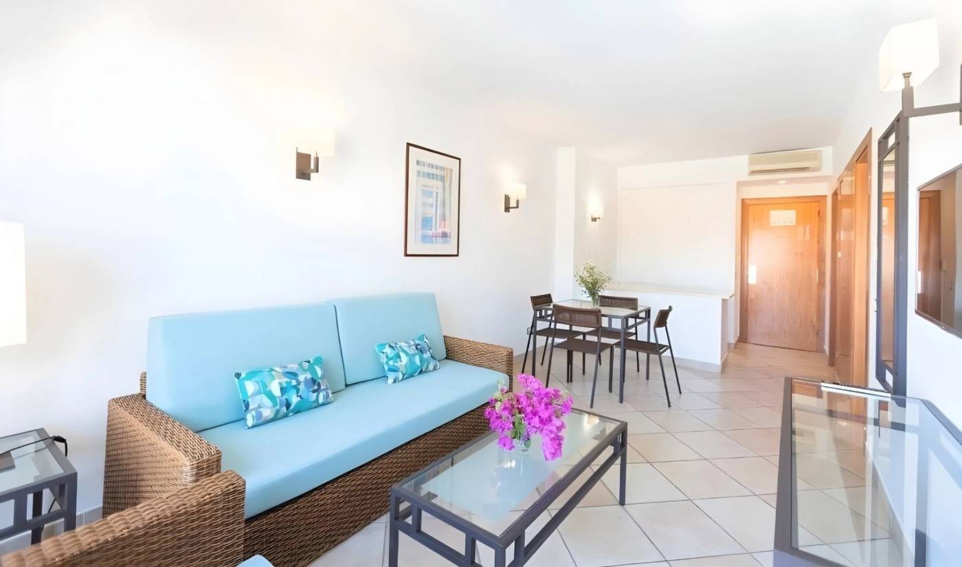 Hotel-OH-Nice-Caledonia-Room-37