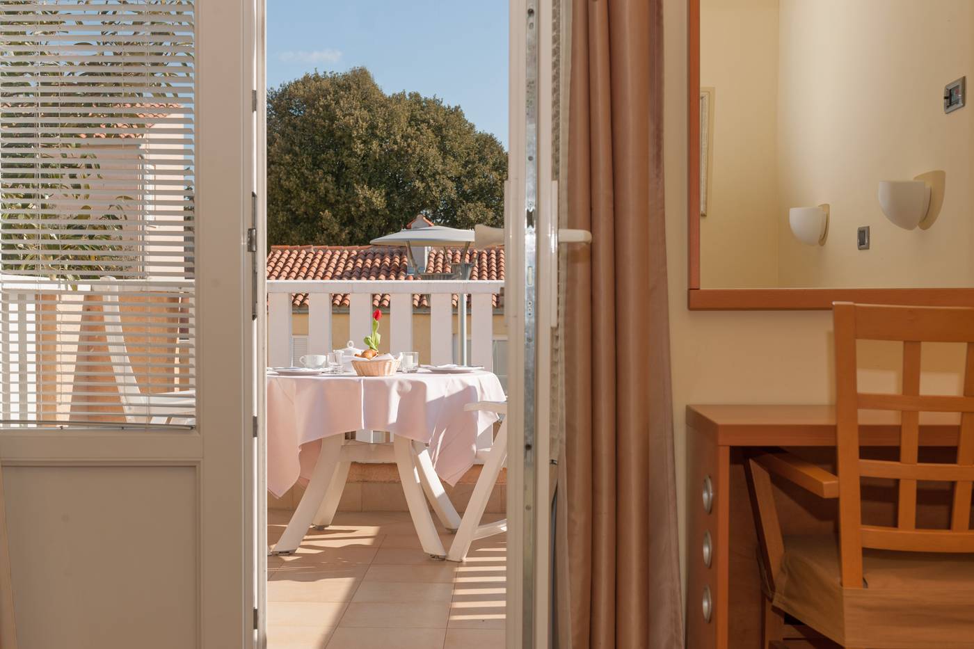 Maistra-Select-Amarin-Resort-Room-13