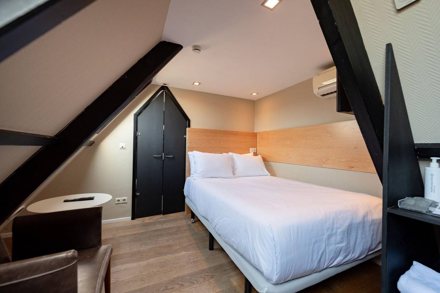 Catalonia-Vondel-Amsterdam-Room-35
