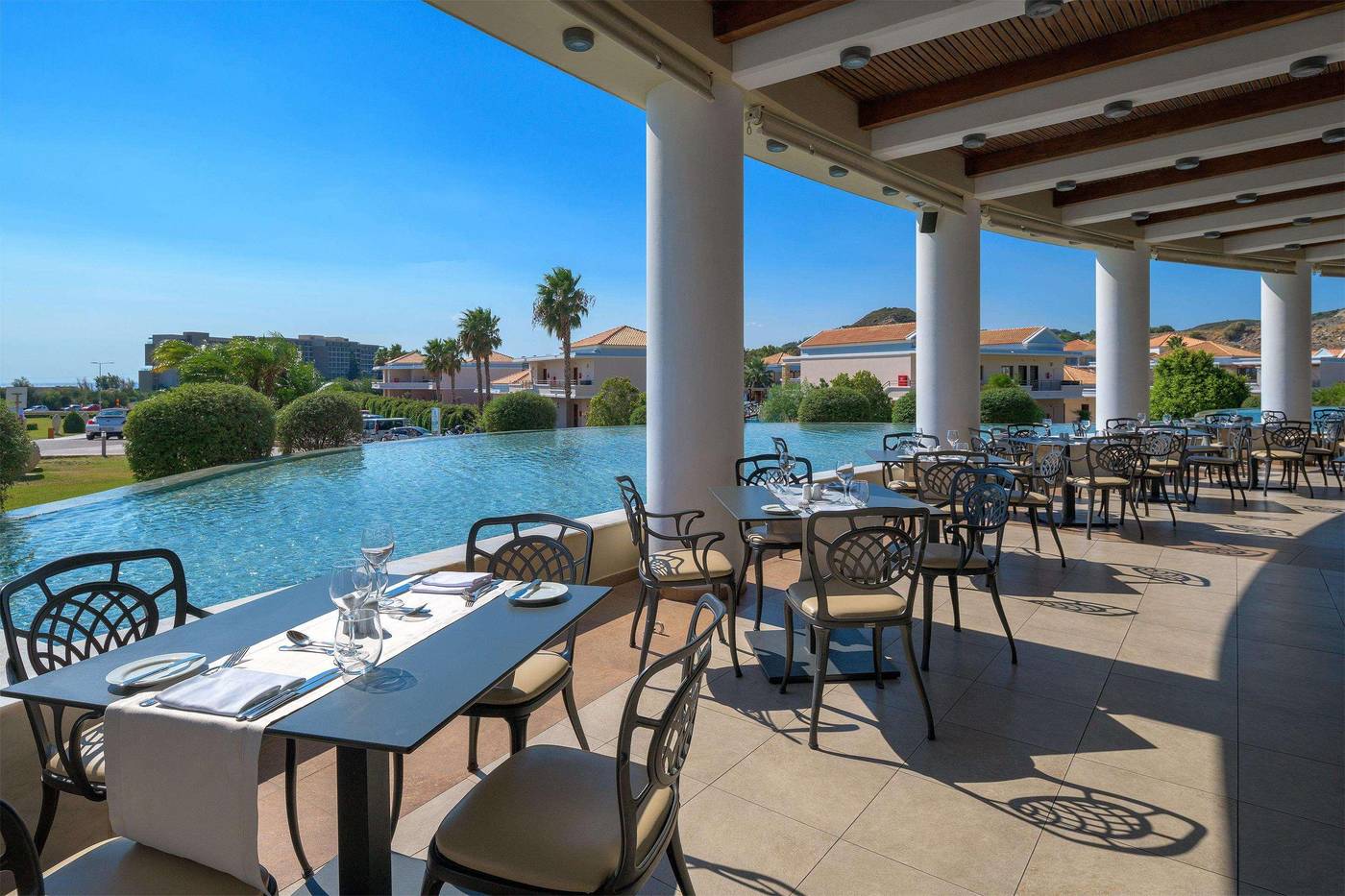 La-Marquise-Luxury-Resort-Complex-Restaurant-10