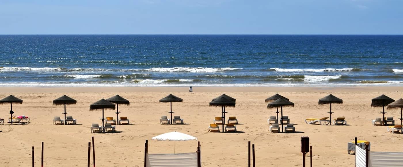 Yellow-Praia-Monte-Gordo-Hotel-Beach-46