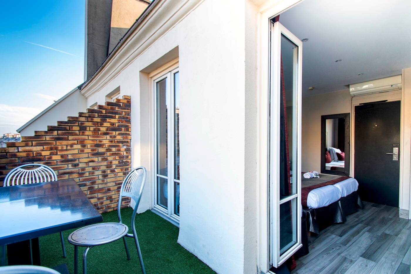 Migny-Opera-Montmartre-Terrace-1